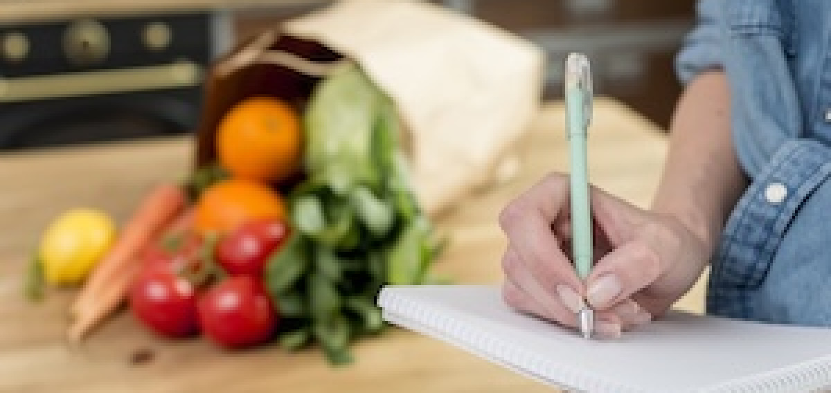 Jak mądrze planować zakupy spożywcze, by nie przepłacać?